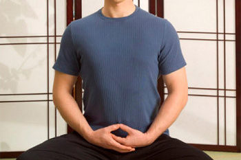 cross legged sitting posture for meditating