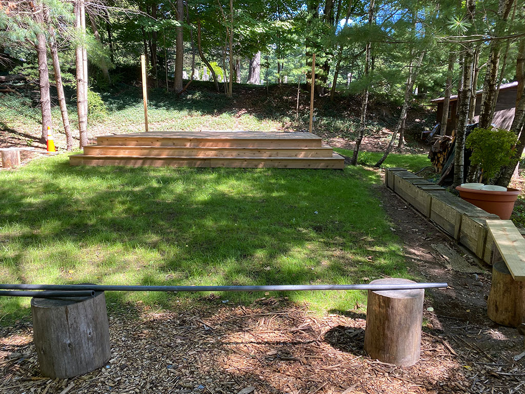 Mountain View Studio Outdoor Space with Deck